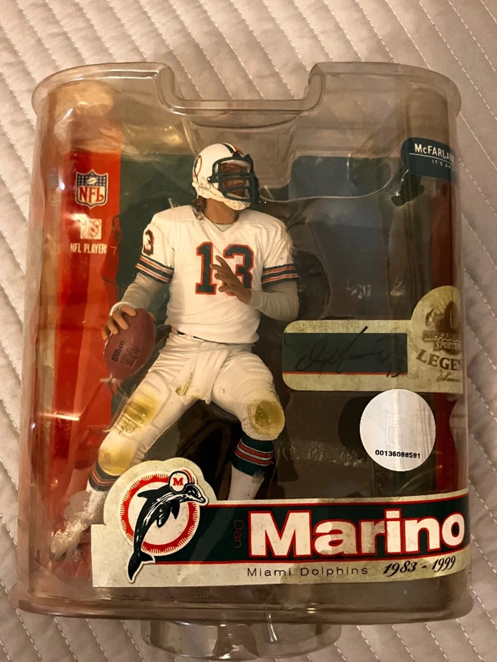 McFarlane Toys NFL Legends Dan Marino 6